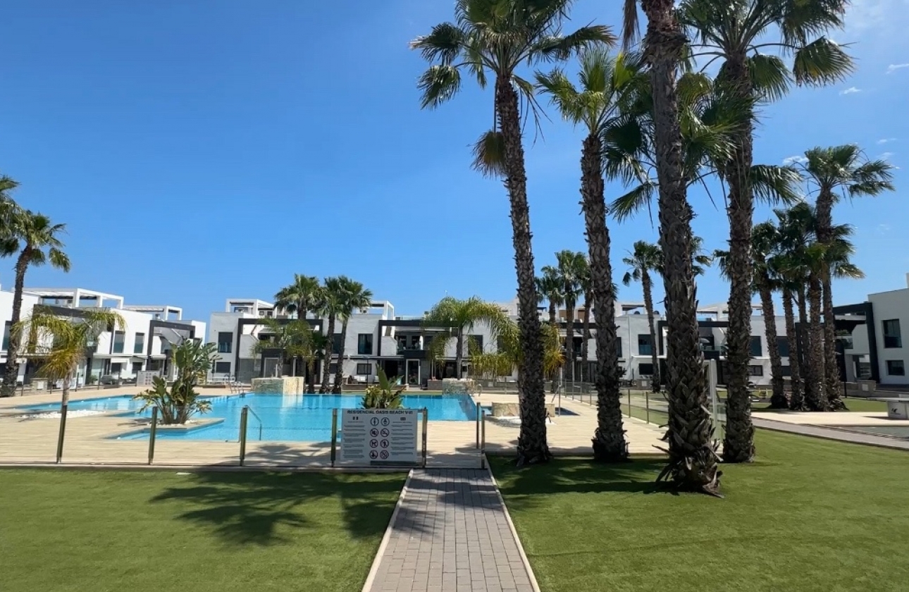 Resale - House - Orihuela Costa - La Zenia