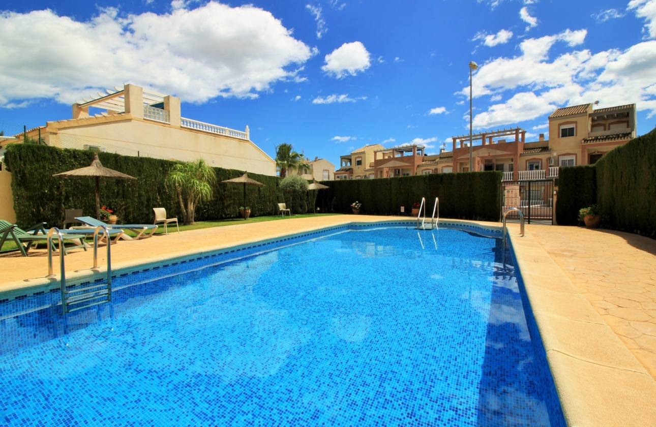 Resale - House - Villamartin