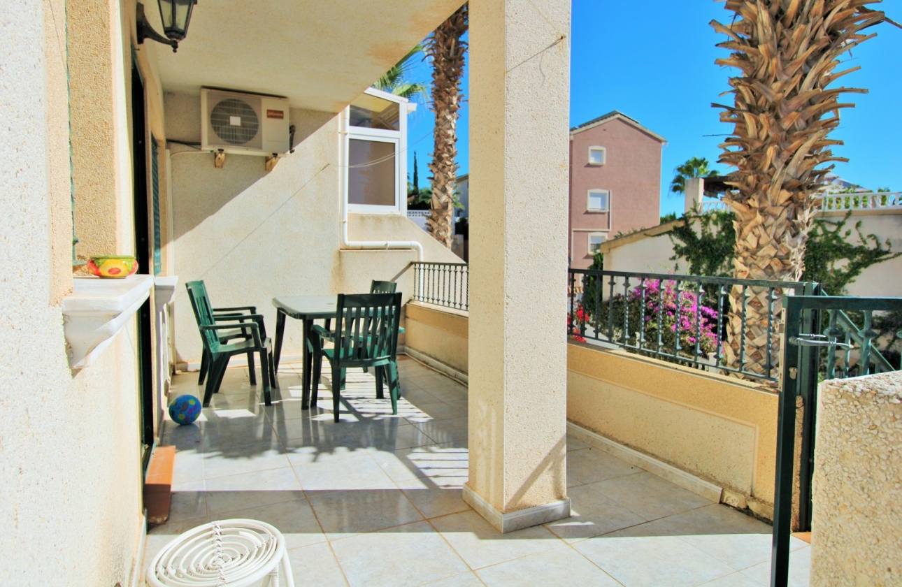 Resale - House - Villamartin