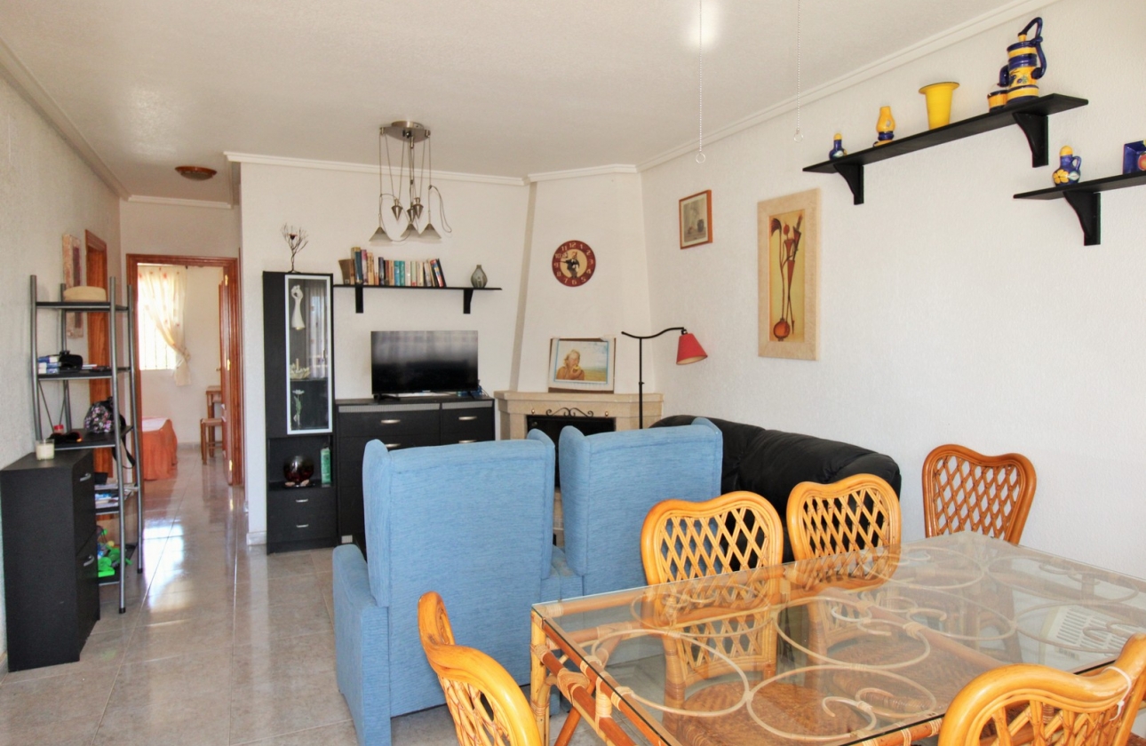 Resale - House - Villamartin