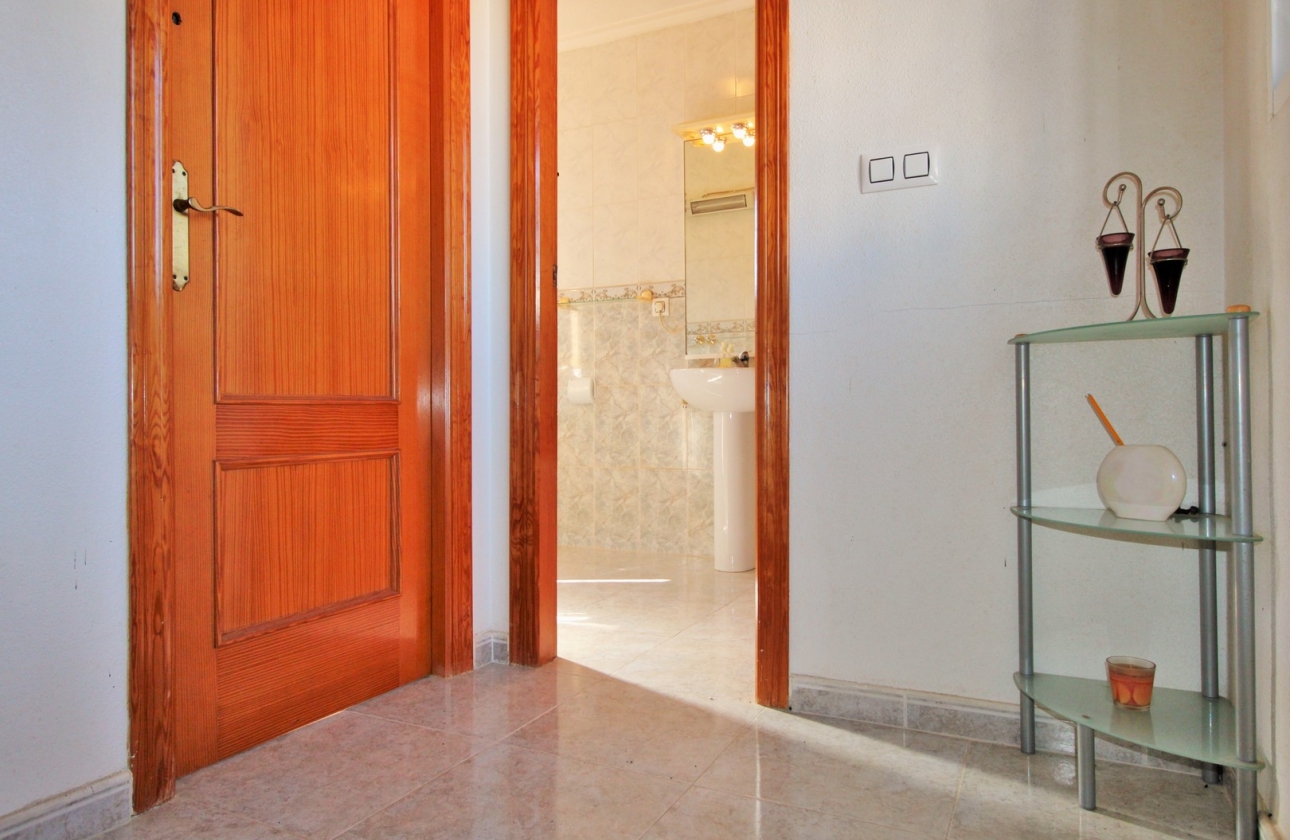 Resale - House - Villamartin