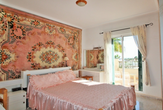 Resale - House - Villamartin