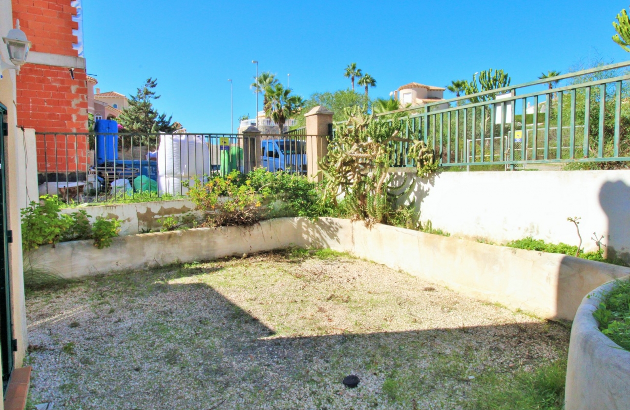 Resale - House - Villamartin