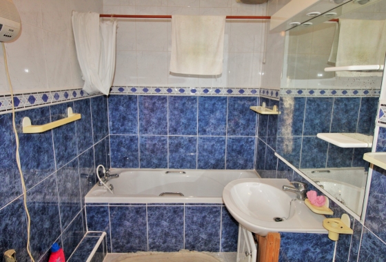Resale - House - Villamartin