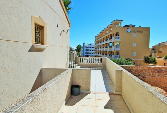 Resale - House - Villamartin