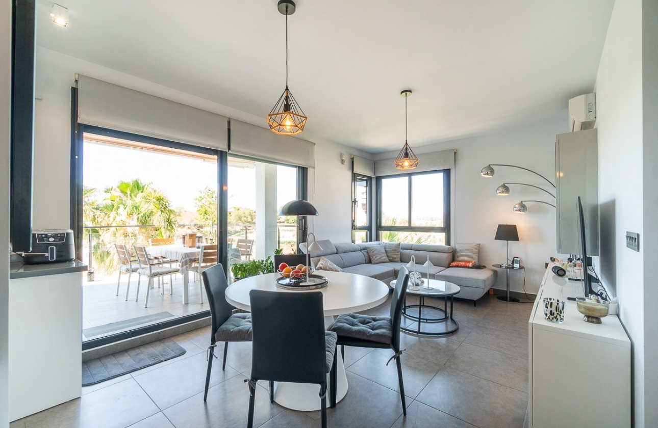 Resale - Apartment / flat - Villamartin - La fuente