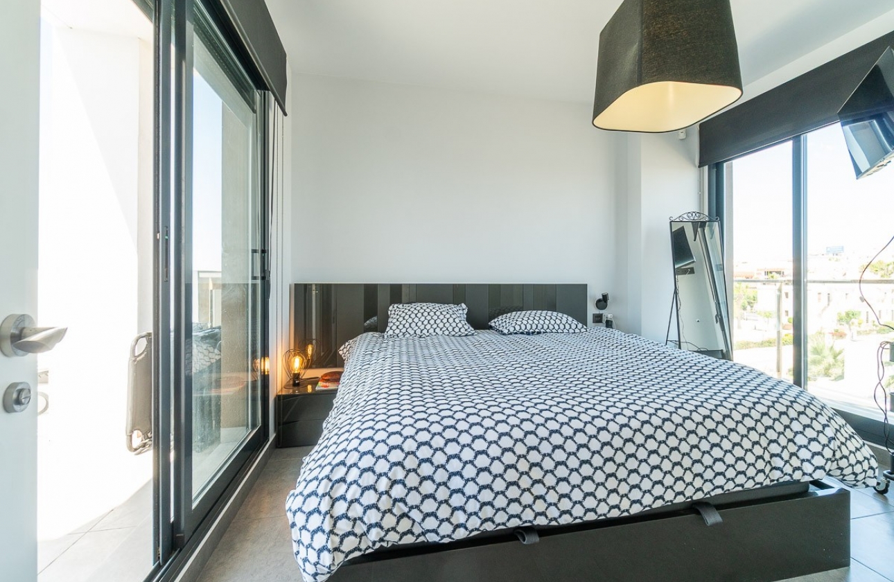 Resale - Apartment / flat - Villamartin - La fuente