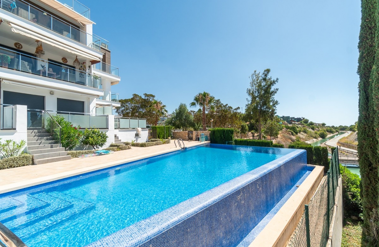 Resale - Apartment / flat - Villamartin - La fuente