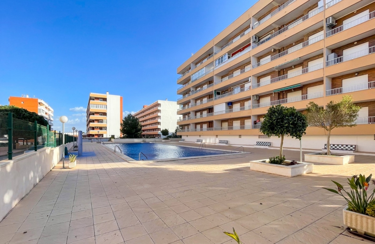 Resale - Apartment / flat - Orihuela Costa - Punta Prima