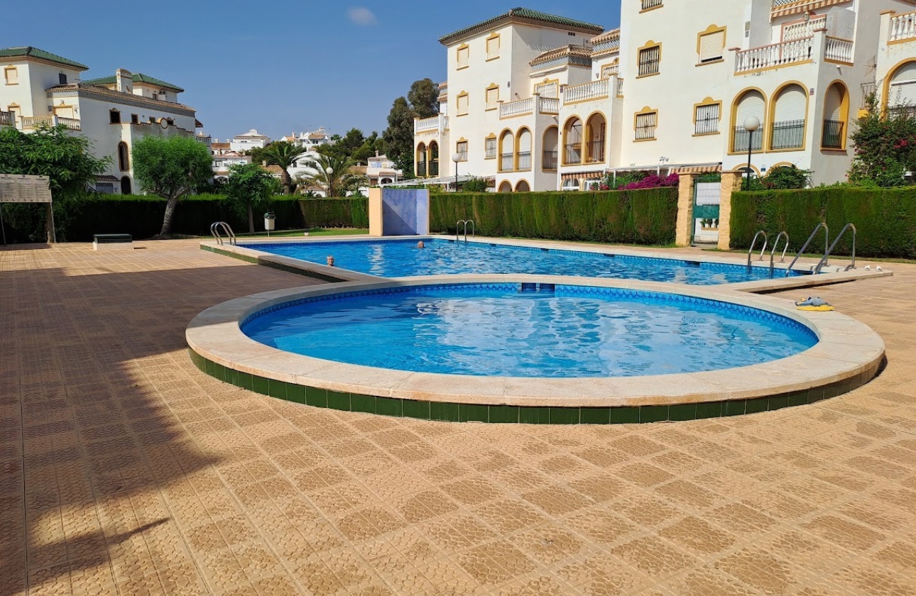 Resale - Apartment / flat - La Mata