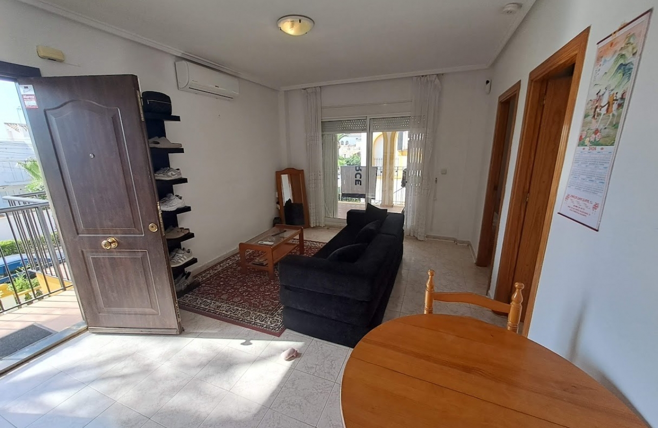 Resale - Apartment / flat - La Mata