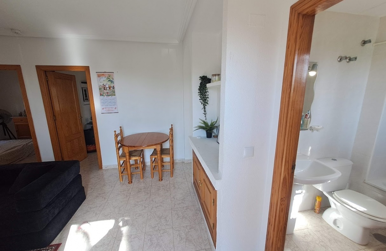 Resale - Apartment / flat - La Mata