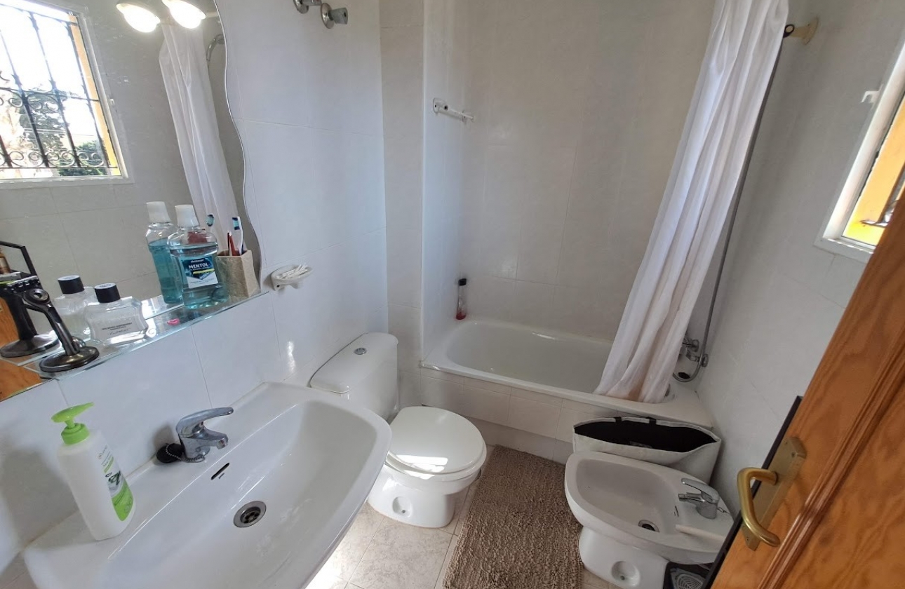 Resale - Apartment / flat - La Mata
