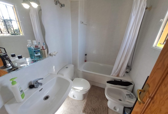 Resale - Apartment / flat - La Mata