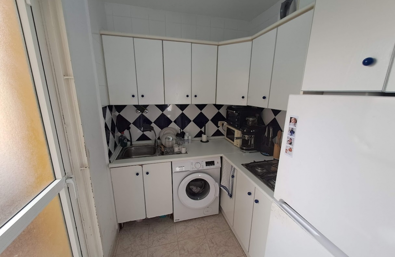 Resale - Apartment / flat - La Mata