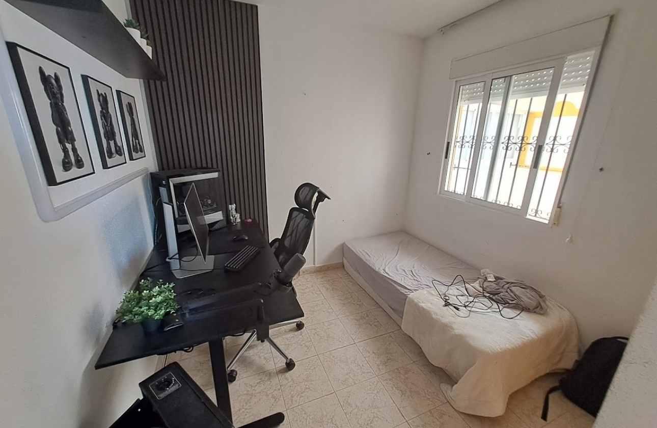 Resale - Apartment / flat - La Mata