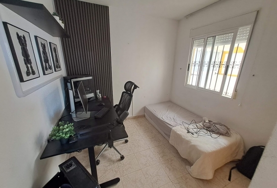 Resale - Apartment / flat - La Mata