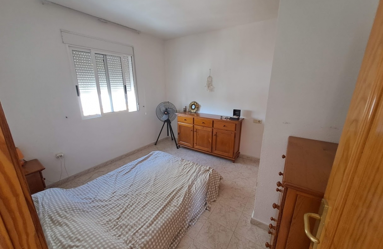 Resale - Apartment / flat - La Mata