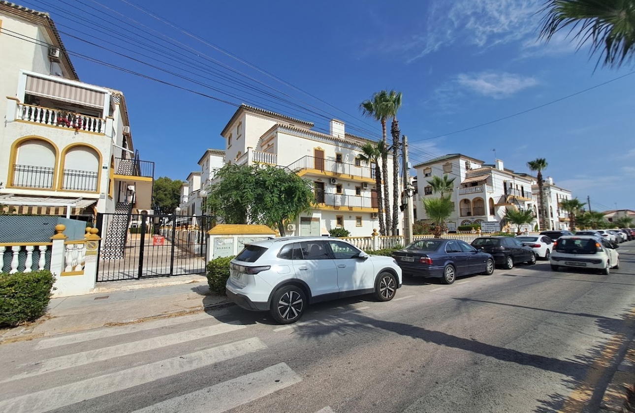 Resale - Apartment / flat - La Mata