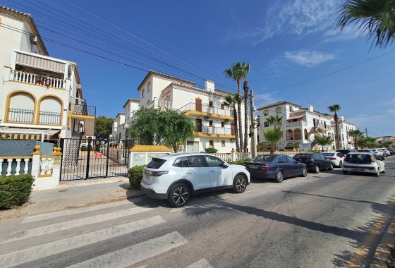 Resale - Apartment / flat - La Mata