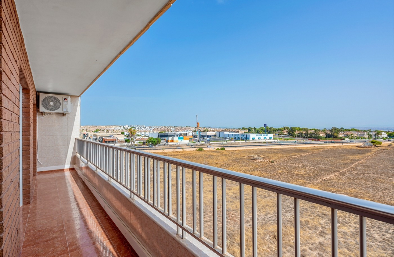 Resale - Apartment / flat - Torrevieja - Punta Prima