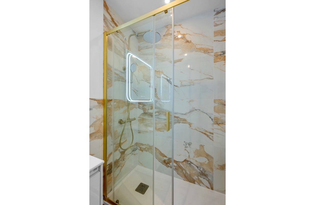 Resale - Apartment / flat - Torrevieja - Punta Prima
