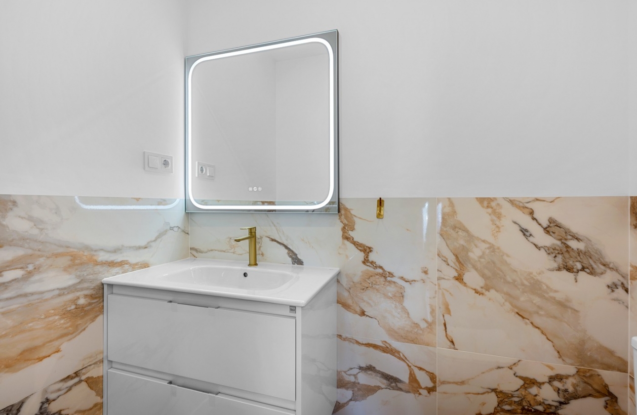 Resale - Apartment / flat - Torrevieja - Punta Prima