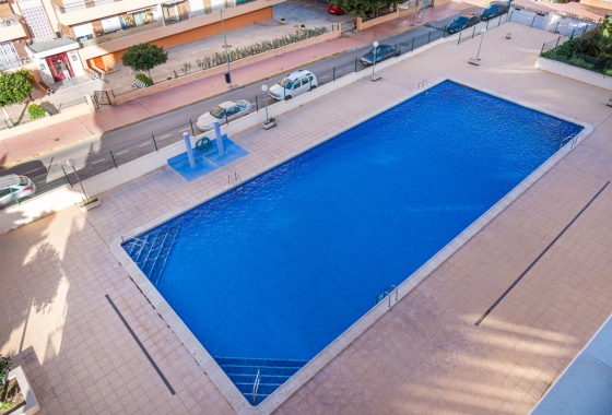 Resale - Apartment / flat - Torrevieja - Punta Prima