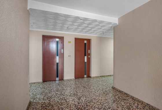 Resale - Apartment / flat - Torrevieja - Punta Prima