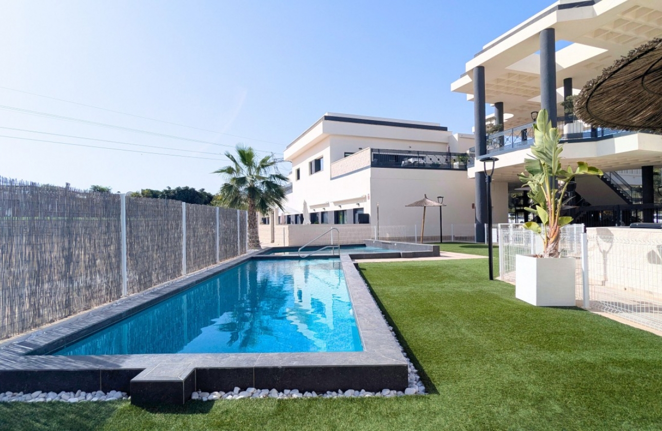Resale - Apartment / flat - Lo Crispin