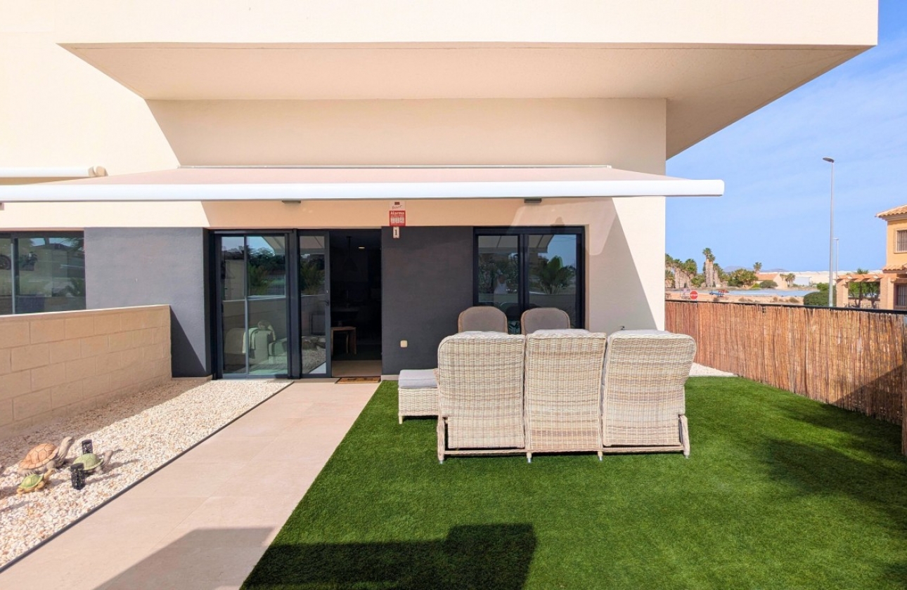 Resale - Apartment / flat - Lo Crispin