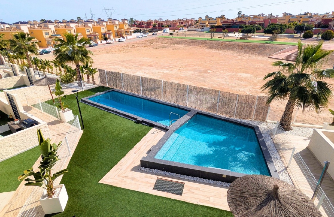 Resale - Apartment / flat - Lo Crispin