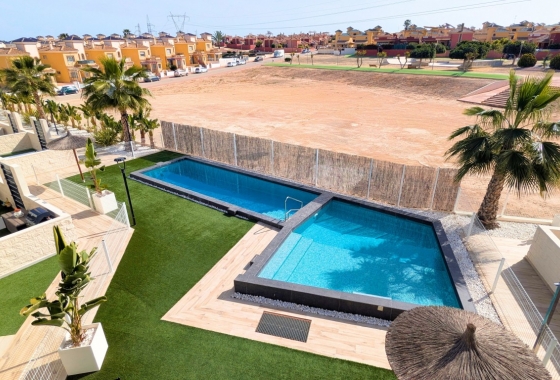 Resale - Apartment / flat - Lo Crispin