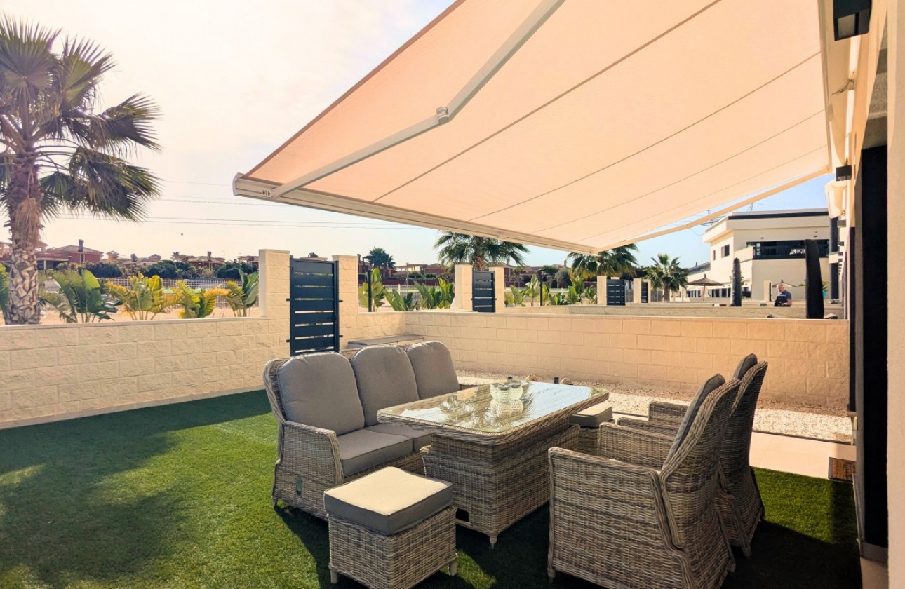 Resale - Apartment / flat - Lo Crispin