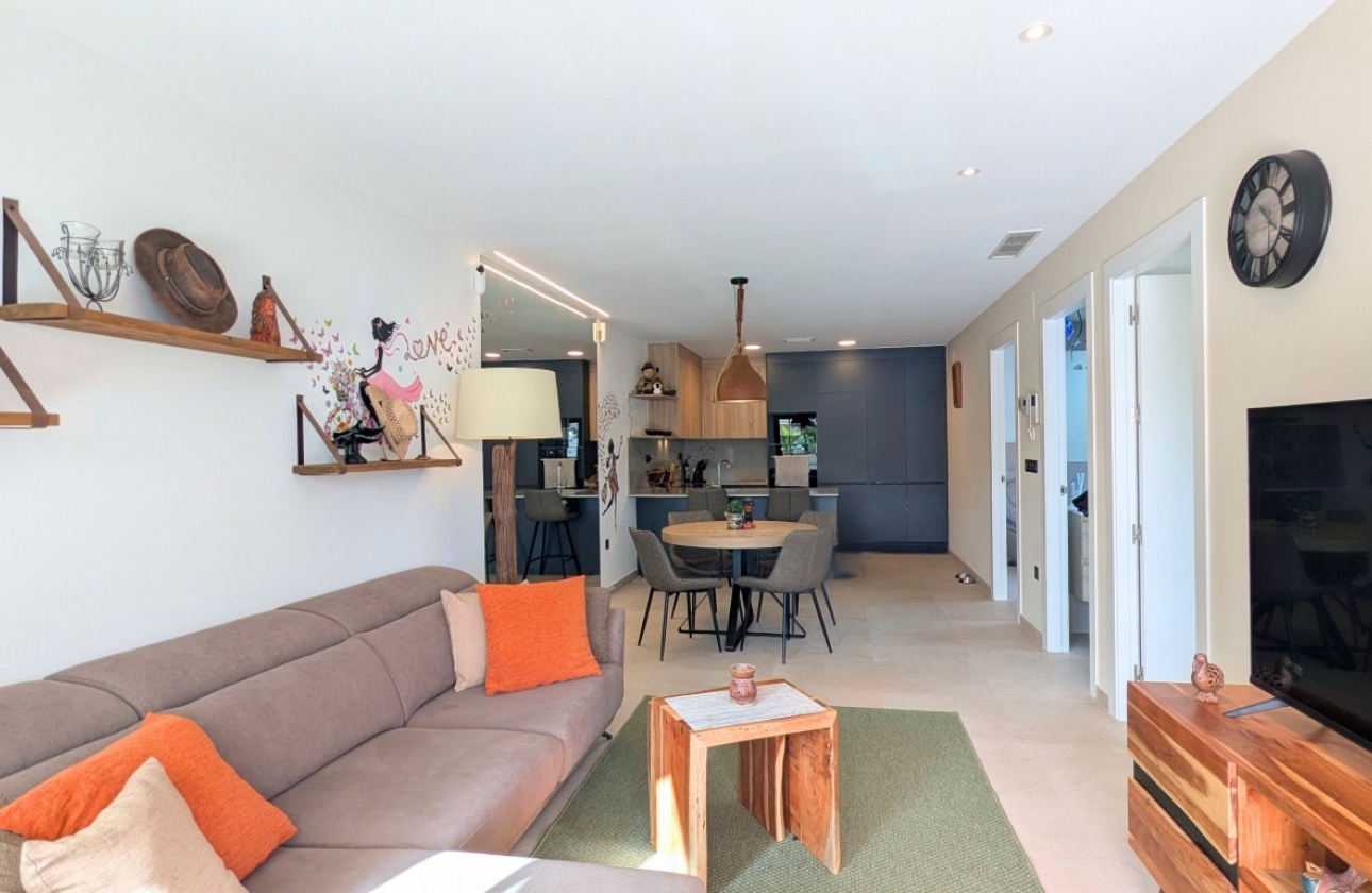 Resale - Apartment / flat - Lo Crispin