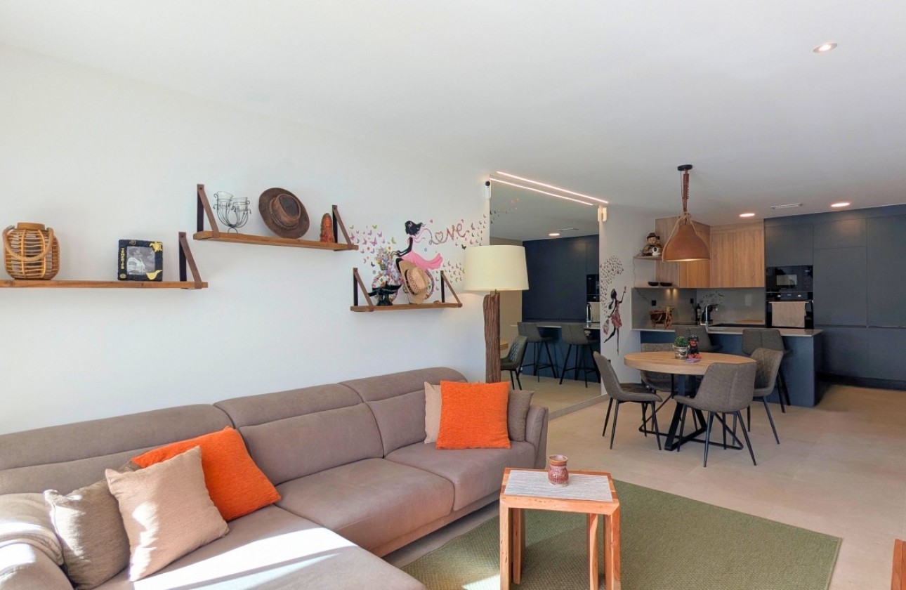 Resale - Apartment / flat - Lo Crispin