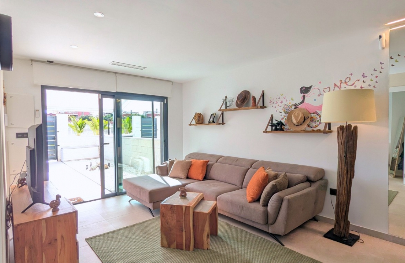 Resale - Apartment / flat - Lo Crispin