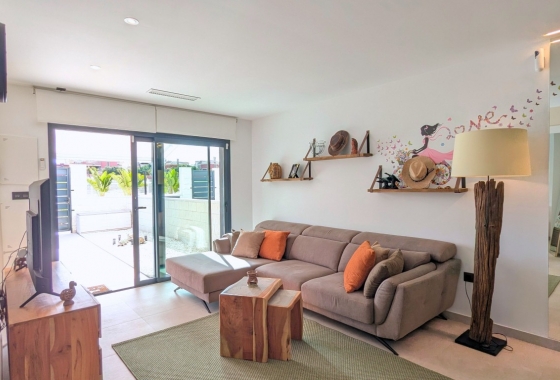 Resale - Apartment / flat - Lo Crispin