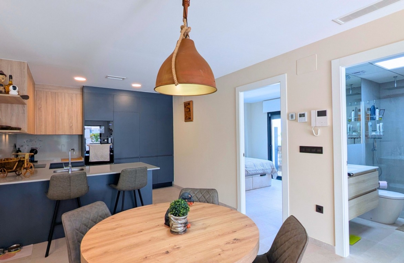 Resale - Apartment / flat - Lo Crispin