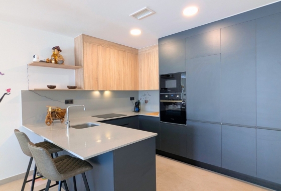 Resale - Apartment / flat - Lo Crispin