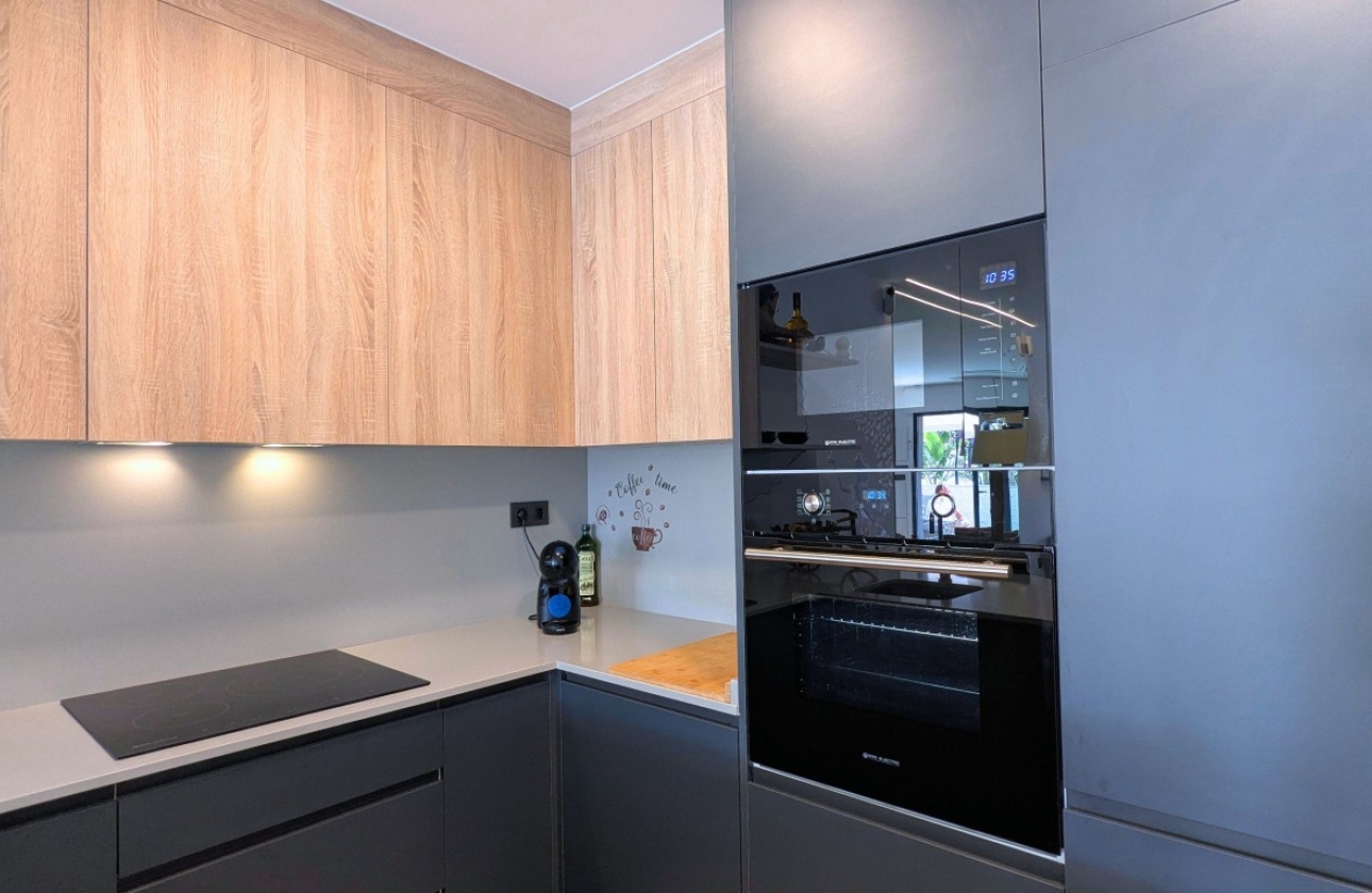 Resale - Apartment / flat - Lo Crispin