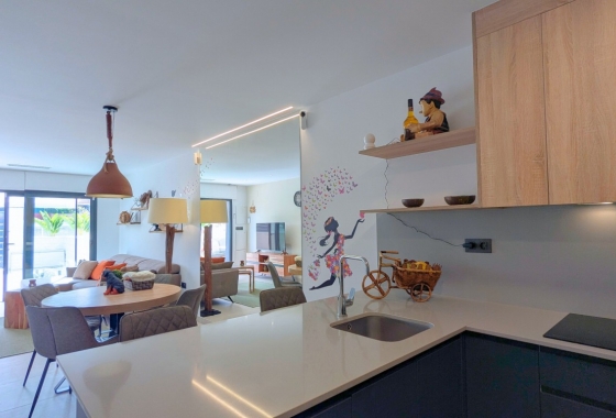 Resale - Apartment / flat - Lo Crispin