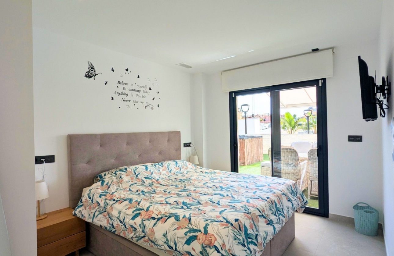 Resale - Apartment / flat - Lo Crispin