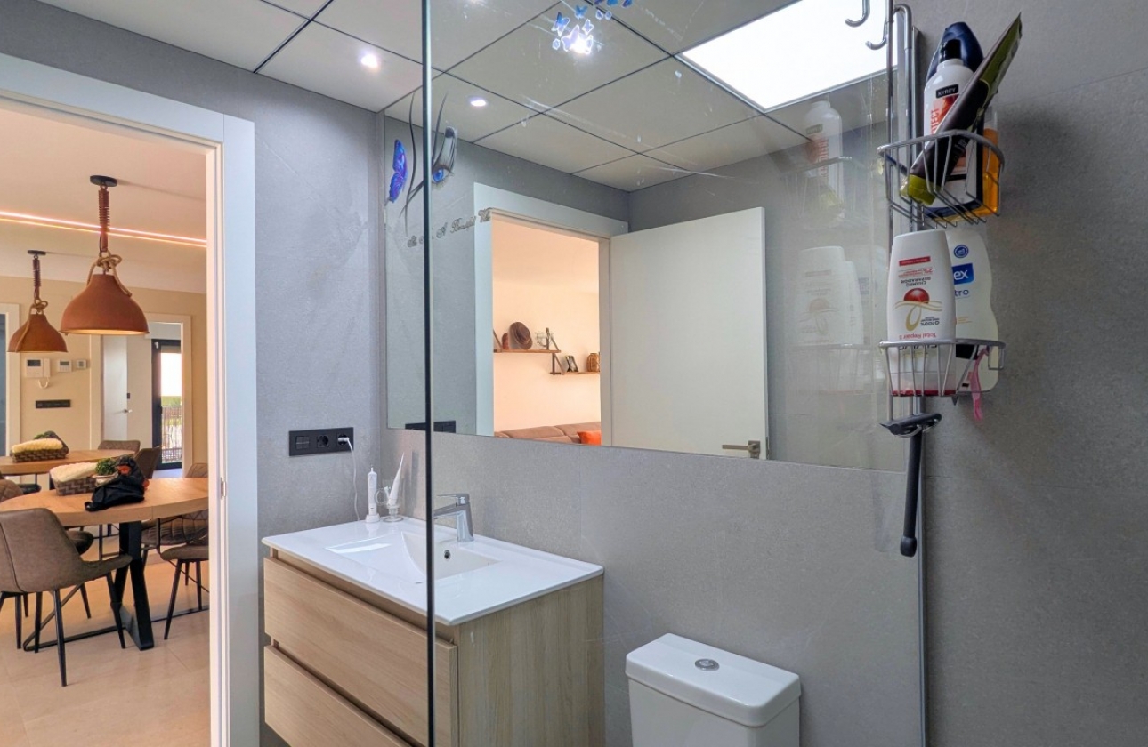 Resale - Apartment / flat - Lo Crispin