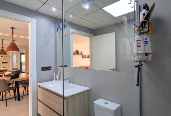Resale - Apartment / flat - Lo Crispin