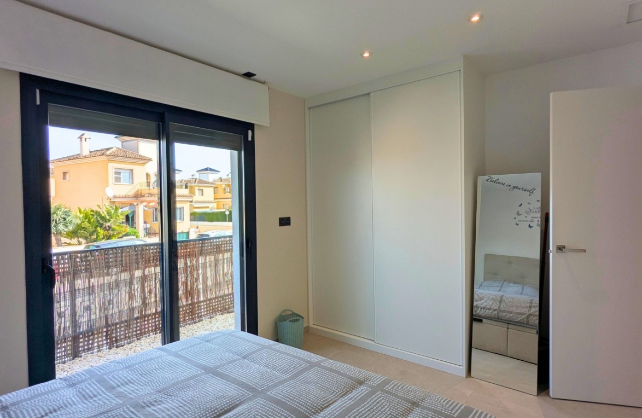 Resale - Apartment / flat - Lo Crispin