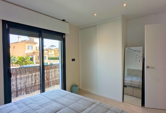 Resale - Apartment / flat - Lo Crispin