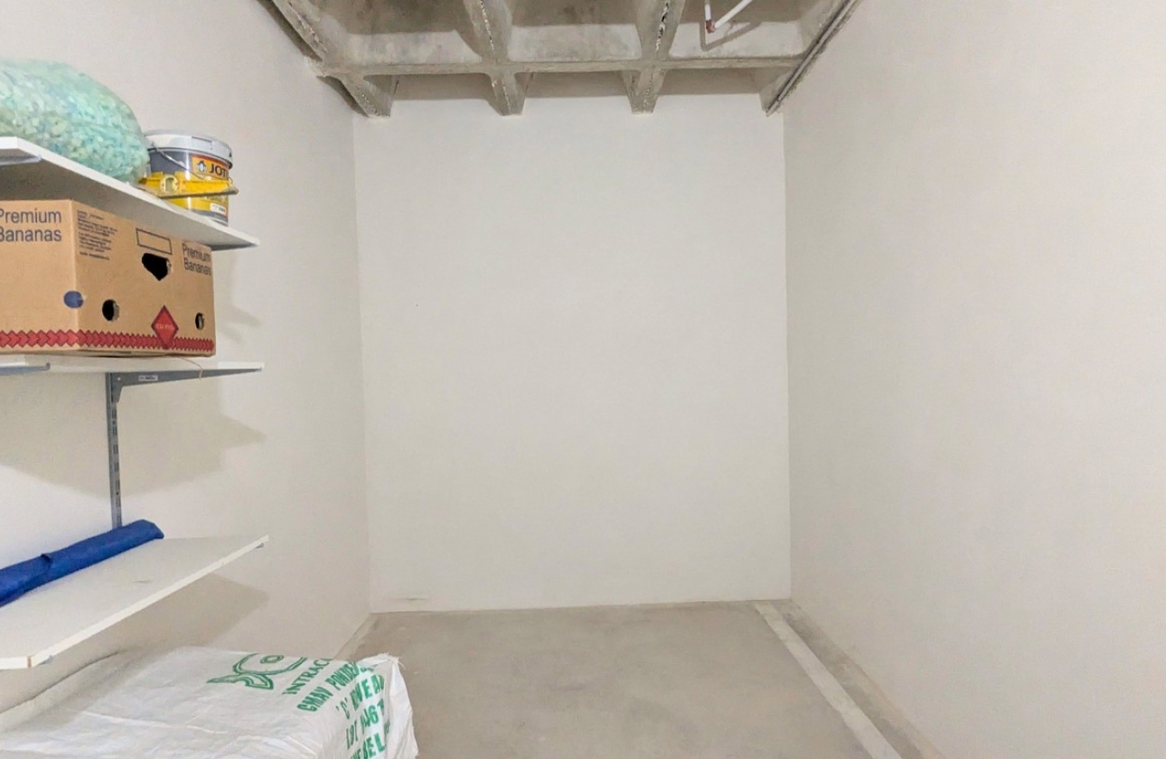 Resale - Apartment / flat - Lo Crispin