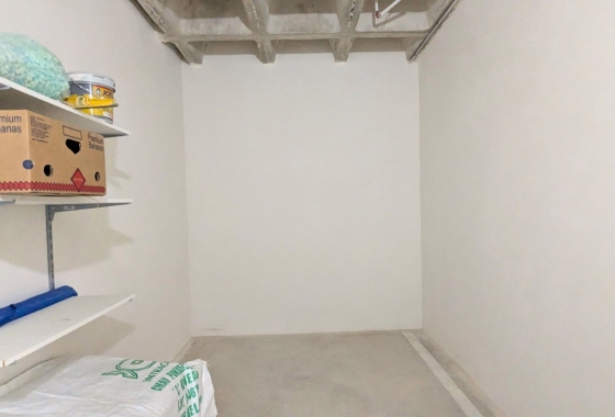 Resale - Apartment / flat - Lo Crispin