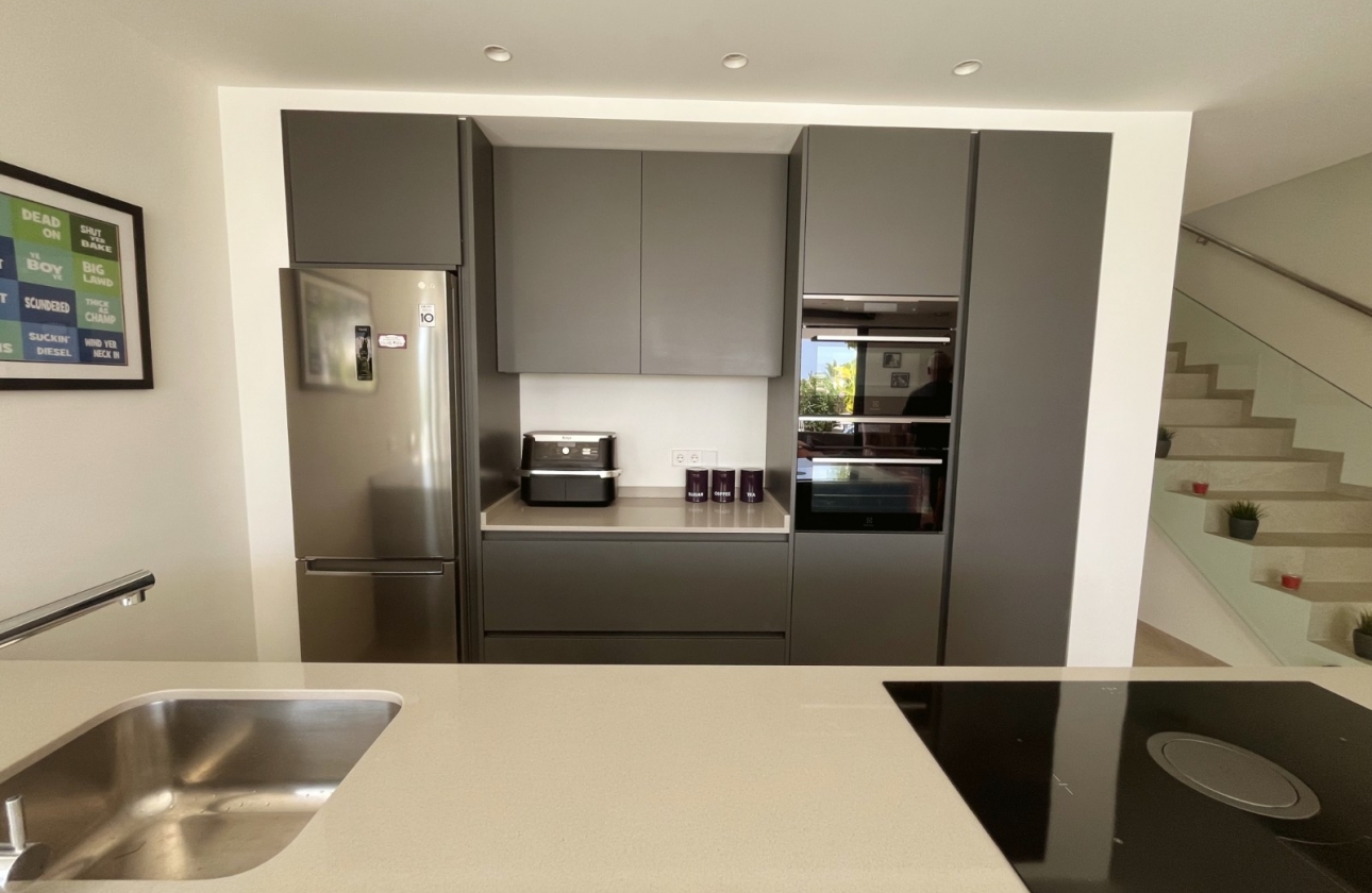 Resale - Villa - Los Montesinos - La Herrada